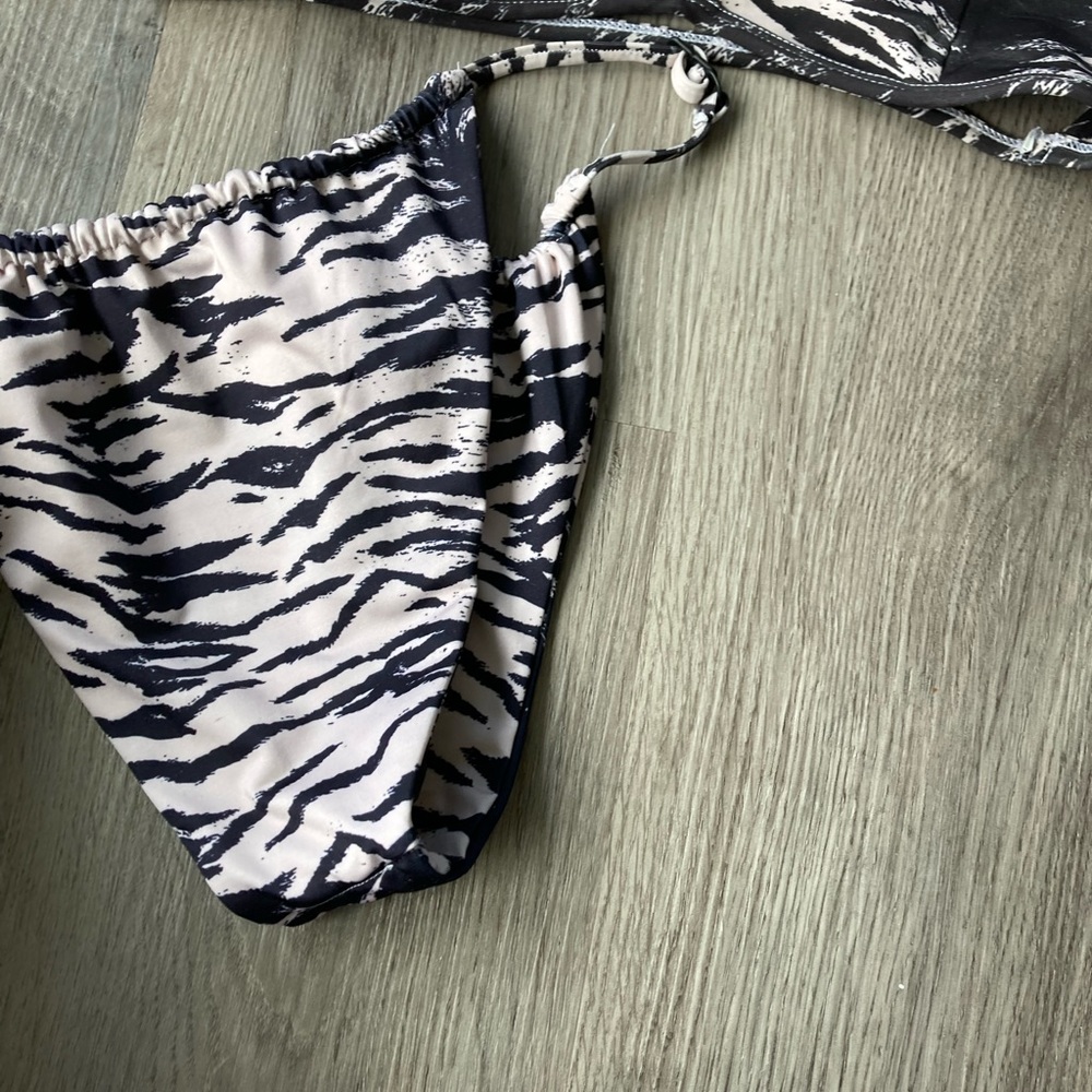 Stone fox bikini - Picture 7 of 9